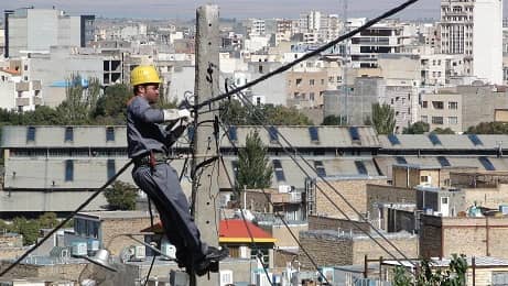 پس از انقلاب اسلامی، هر هفته ۲۴ روستا به شبکه برق کشور وصل شده است 