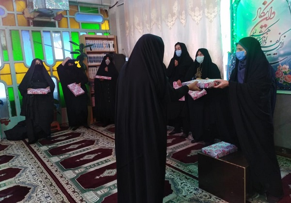 خواهران فعال کانون فرهنگی هنری انصارالمهدی (عج) فارسان تجلیل شدند