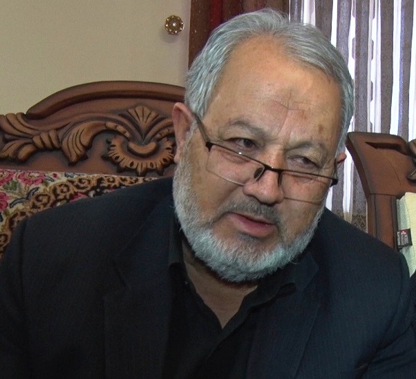 روایتی تازه از محیط خانه ای که حاج قاسم در آن پرورش یافت/پرهیز پدر از هم کاسه شدن با بی نمازها