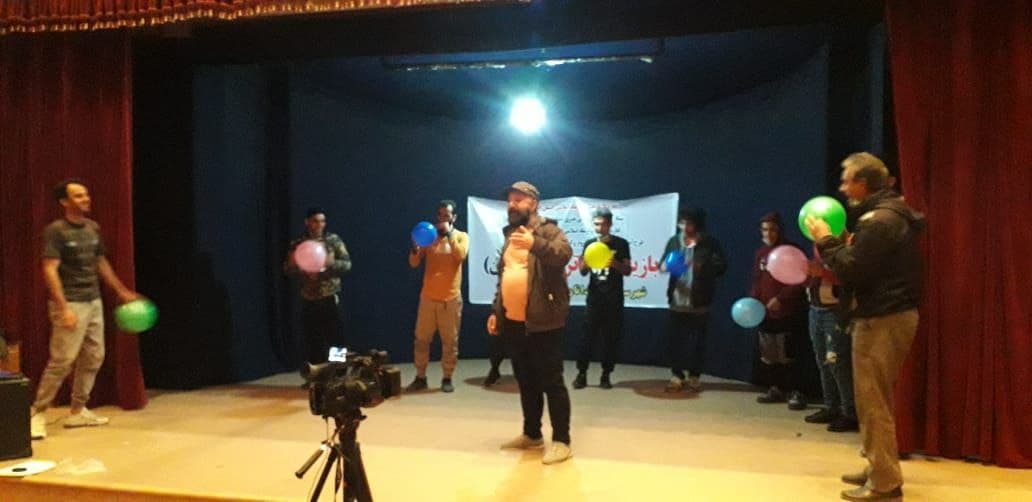 اجرای طرح آموزش رایگان هنر/ برگزاری کلاس های آموزشی بازیگری تئاتر در آبدانان