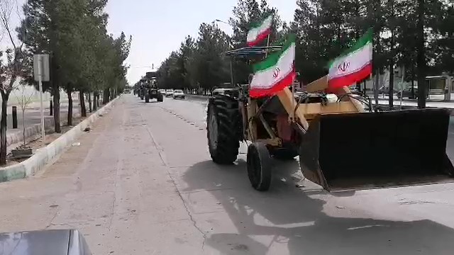 راهپیمایی تراکتوریِ کشاورزان اصفهانی در ۲۲ بهمن