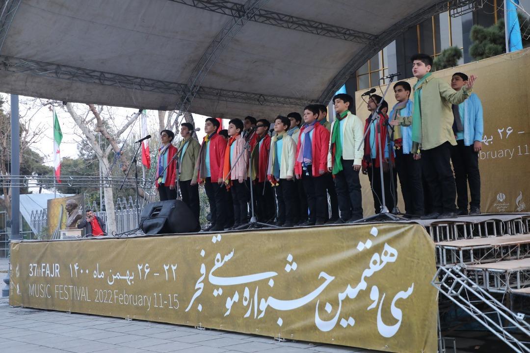 آغاز اجرای سرودهای انقلابی همزمان با سالگرد پیروزی انقلاب اسلامی در پهنه رودکی