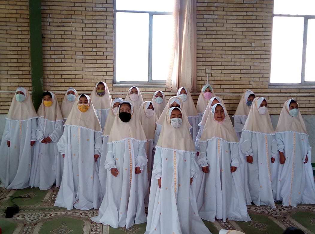 جشن تکلیف دختران مدرسه مهدیه راین در روز میلاد امام سجادعلیه السلام