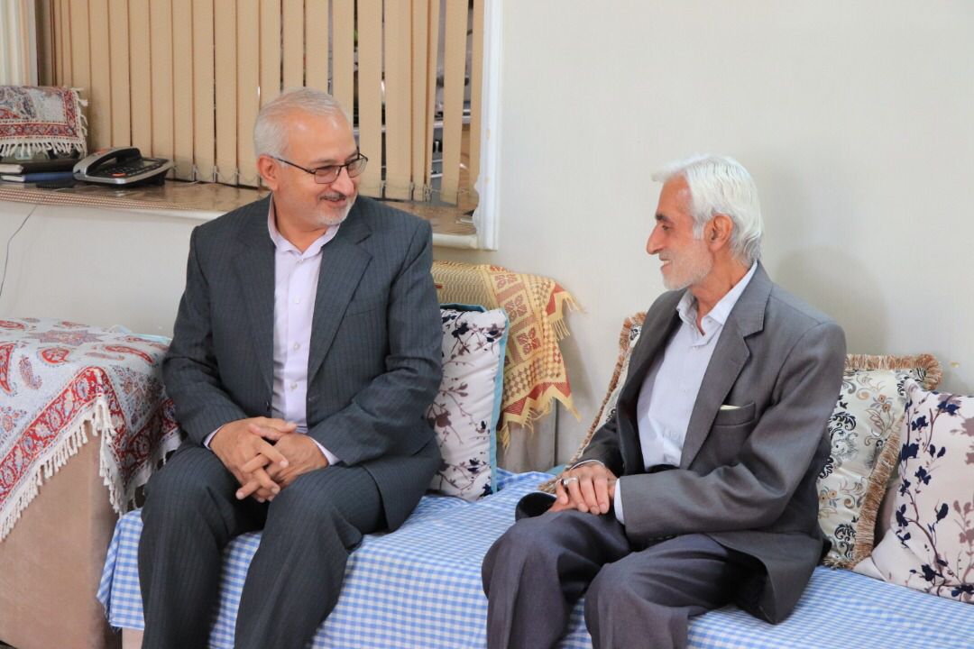 دیدار مدیر عامل شرکت نمایشگاه های بین المللی فارس با خانواده شهید «محمد حسنی» به مناسبت روز شهدا