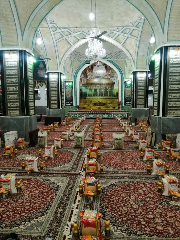 توزیع ۳۰۰ بسته معیشتی نوروزی از سوی یک هیئت مذهبی در آران و بیدگل  