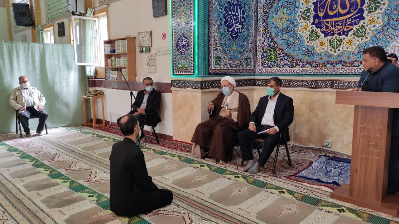 مشکلات قضایی و حقوقی مردم در مسجد امام علی(ع) آزادگان زنجان رسیدگی شد