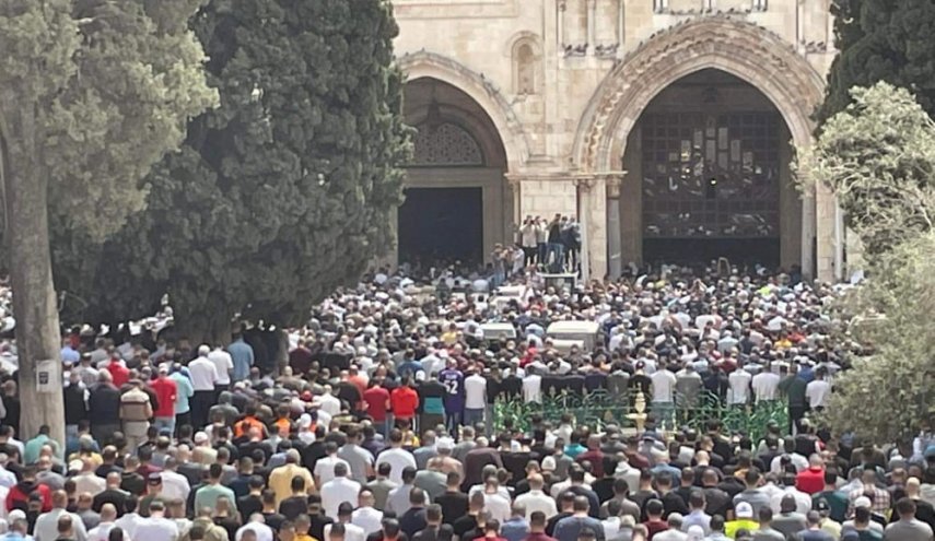 اقامه نماز ۸۰ هزار فلسطینی در اولین جمعه ماه مبارک رمضان در مسجد الاقصی