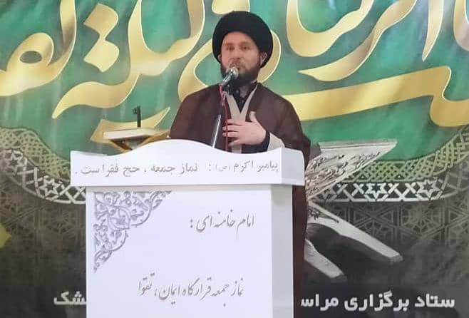 مسئولان‌ باید برای عمل به فضائل امام علی (ع) همت ورزند