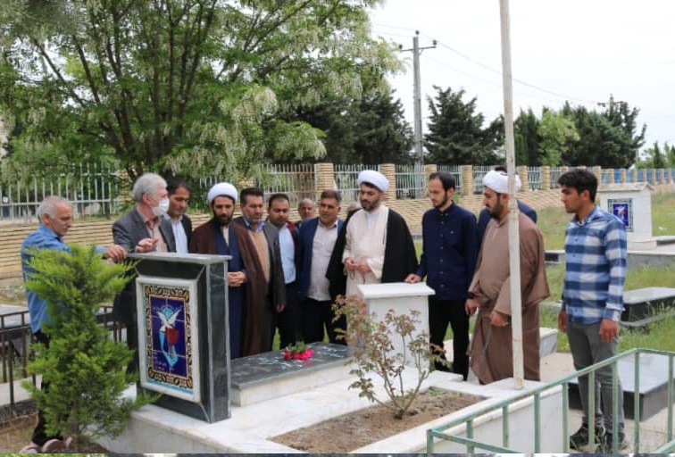 فعالان کانون های مساجد شهرستان بیله سوار به زیارت شهید معلم رفتند  