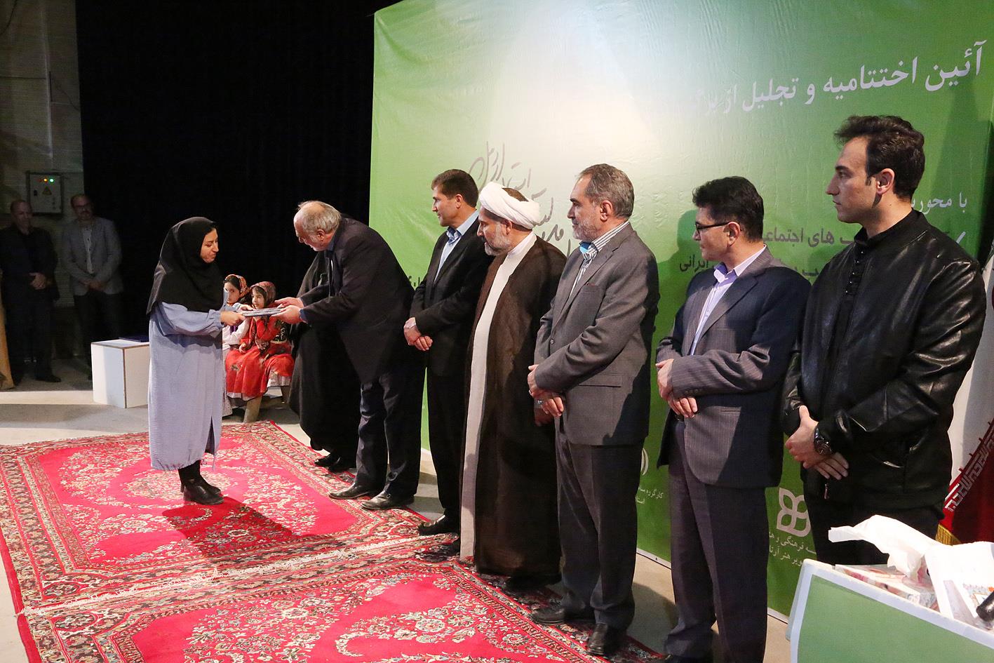 برگزیدگان چهارمین دوره جشنواره مد و لباس استان اردبیل تجلیل شدند  