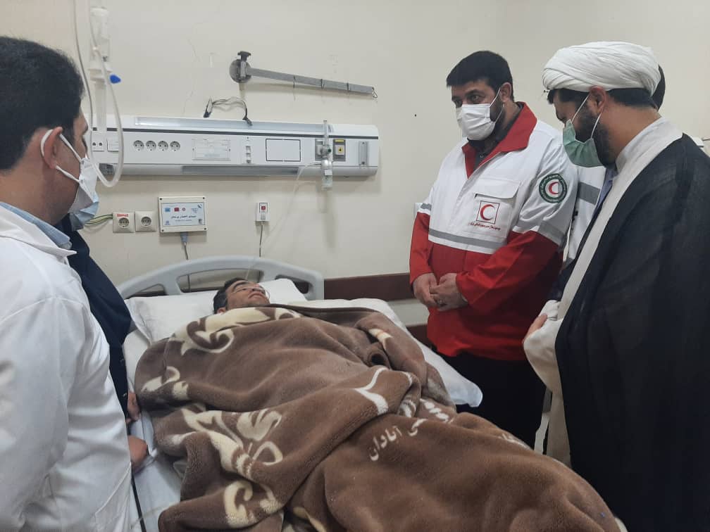 عیادت رئیس هلال احمر کشور از مصدومان حادثه ساختمان متروپل