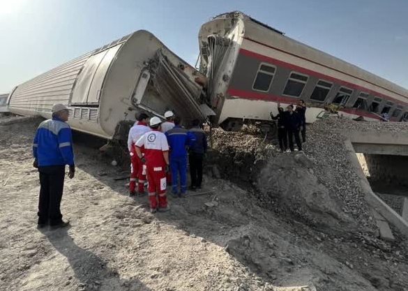 فوتی‌های حادثه قطار مشهد - یزد به ۱۷ تن رسید  