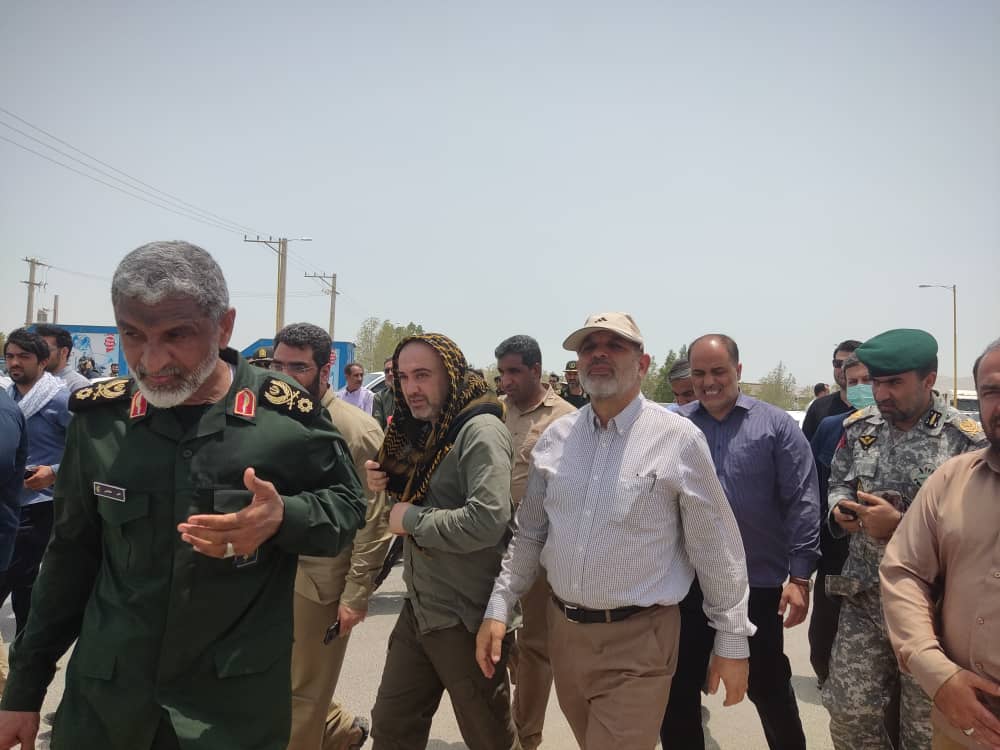 بازدید وزیر کشور از روستای زلزله زده سایه خوش