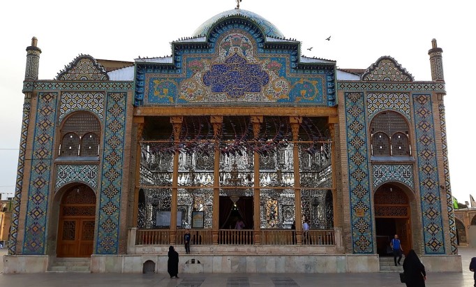 بازدید وزیر میراث فرهنگی از طرح مرمت بقعه امامزاده حسین (ع) در قزوین