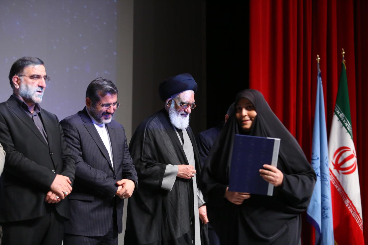 افتخارآفرینی خبرنگار شبستان در جشنواره ملی مطبوعات دینی