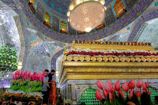 آذین بندی و گل آرایی حرم امام علی(ع) به مناسبت «عید غدیر؛ عید الله اکبر»