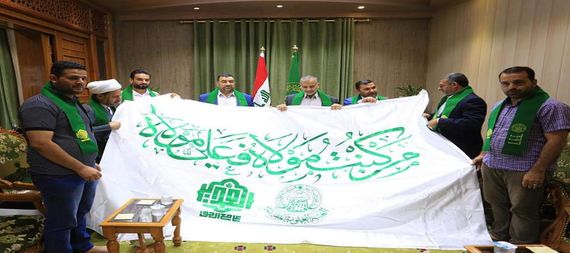 اهدای پرچم «الغدیر الاغر» آستان علوی به تولیت مسجد کوفه
