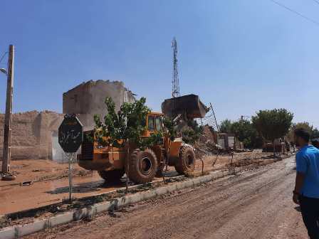 امداد رسانی نیروهای آتشنشانی به روستای سیل زده آهنگران