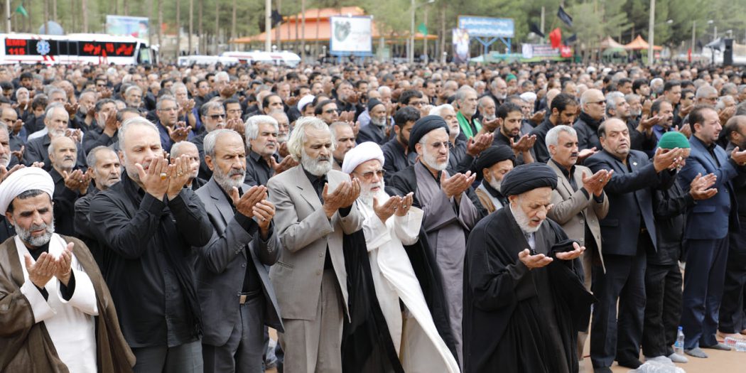 نماز ظهر عاشورا در کانون های مساجد جهرم برپا شد  