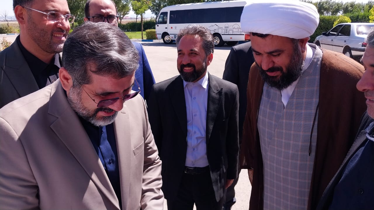وزیر فرهنگ و ارشاد اسلامی وارد فرودگاه اردبیل شد  