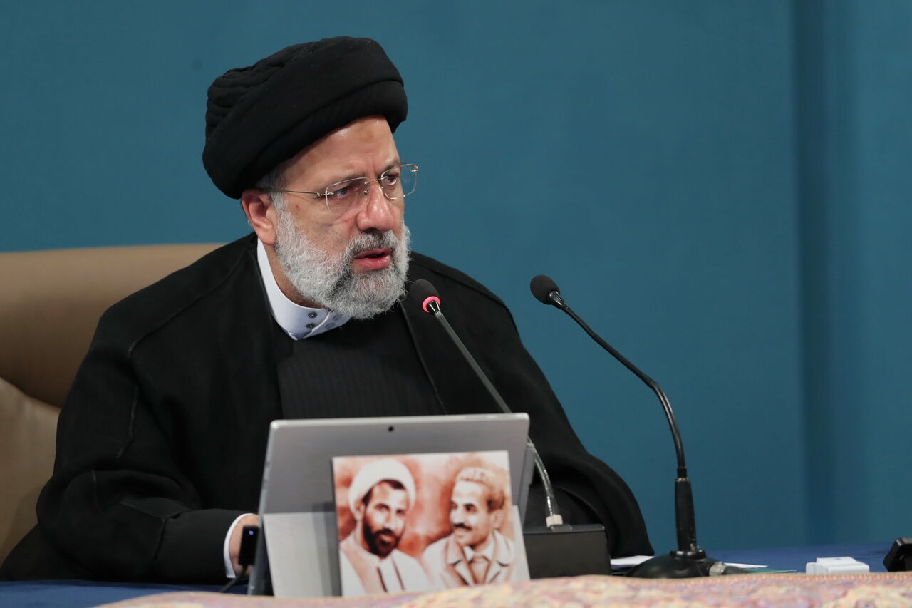 جذب ۵ میلیارد و ۱۶۰ میلیون دلار سرمایه‌گذاری خارجی در دولت سیزدهم نشانه ثبات اقتصادی کشور است 