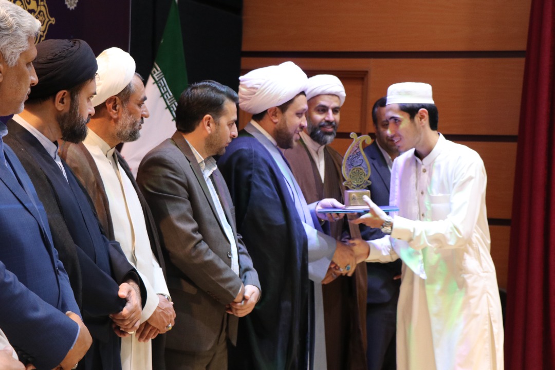 ۳۳ برگزیده چهل و پنجمین دوره مسابقات قرآن  تجلیل شدند