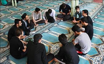نهضت بازگشت به مسجد، فرصت تربیت هنرمندان متعهد و مسئولان انقلابی است