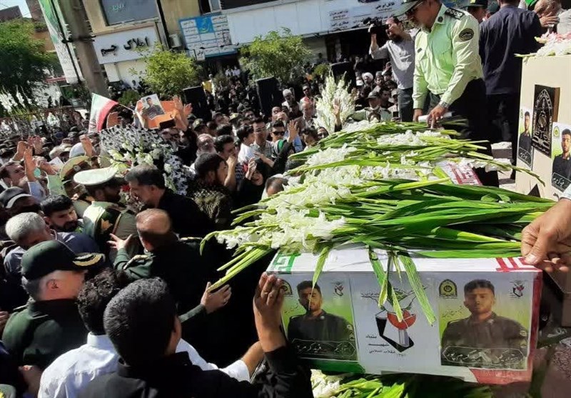 پیکر شهید مدافع امنیت « فرید کرم پور» در خرم آباد تشییع شد