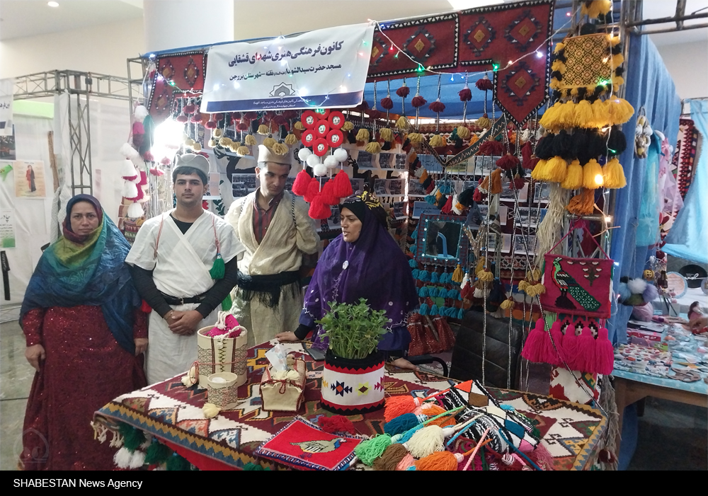 نمایشگاه تولیدات کانون فرهنگی هنری «شهدا» امام قیس برپا شد  