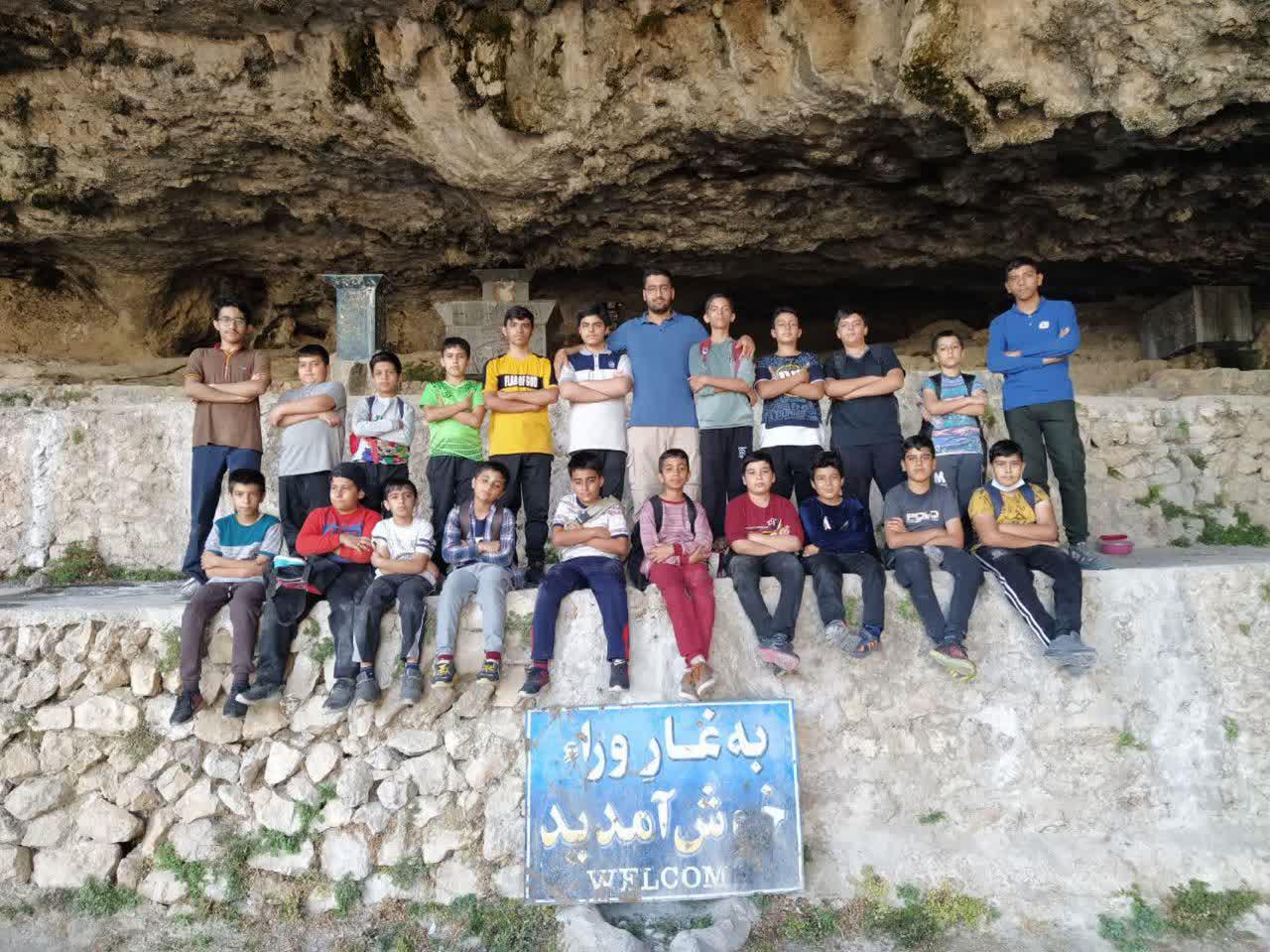اجرای برنامه کوهنوردی نوجوانان مسجدی در کانون «دوستان آسمانی»  