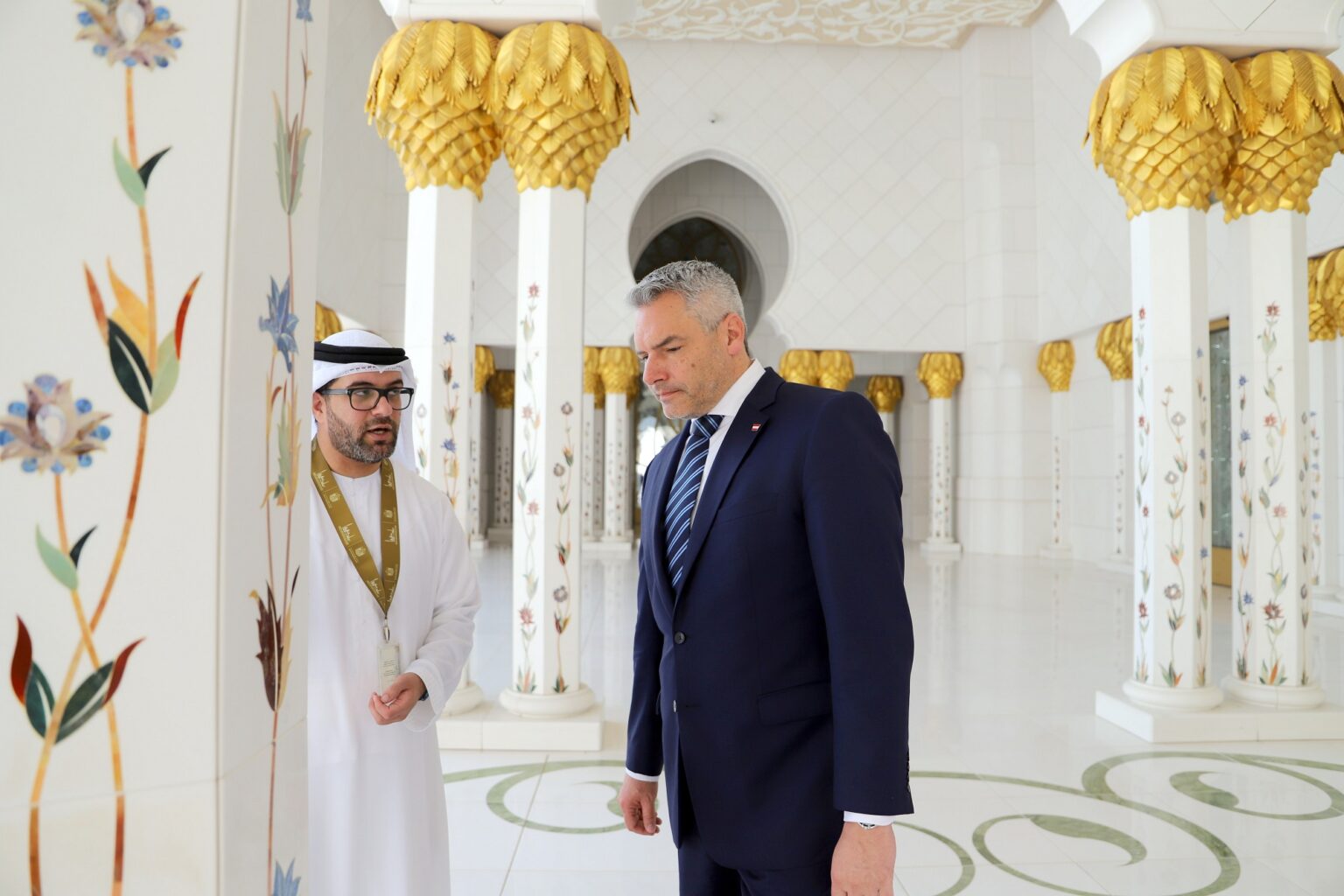 بازدید صدر اعظم جمهوری اتریش از مسجد جامع «شیخ زاید» ابوظبی+عکس