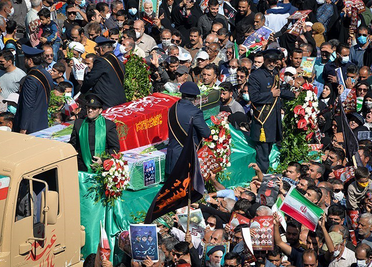 حماسه بی نظیر مردم شهرستان بویراحمد در استقبال از شهدای حادثه تروریستی حرم شاهچراغ (ع)