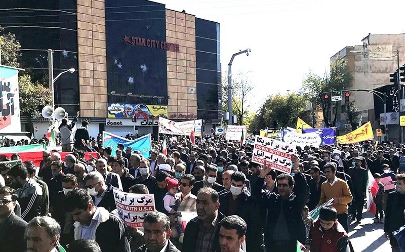 حضور پرشور نوجوانان و جوانان مسجدی در راهپیمایی ۱۳ آبان  