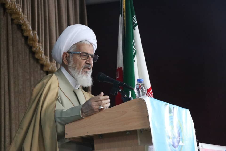 دشمن گروه های تجزیه طلب و تروریست علیه ایران را تقویت می کند
