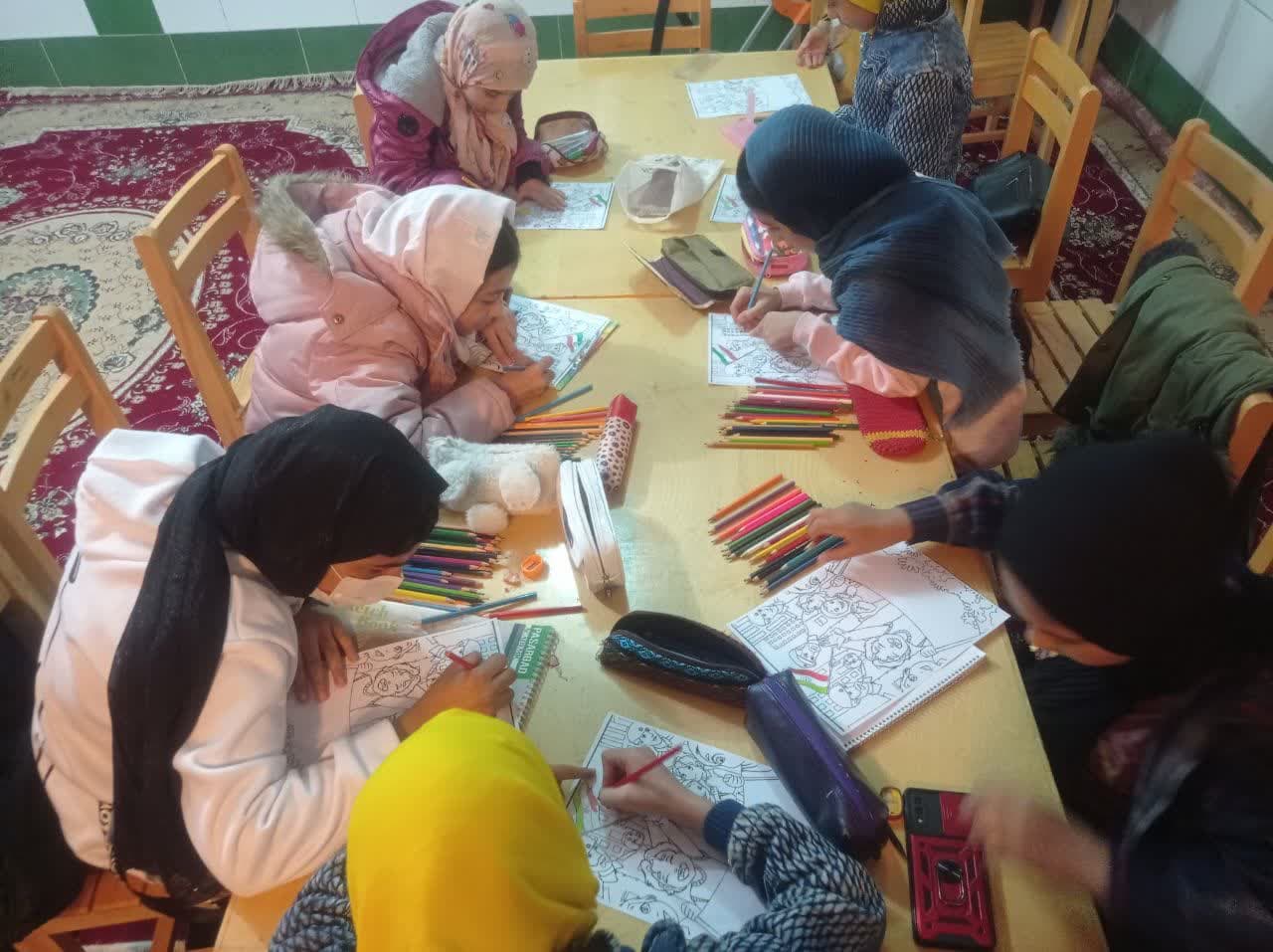 برگزاری مسابقه نقاشی هفته بسیج در کانون «نورنبوی» روستای خوی  