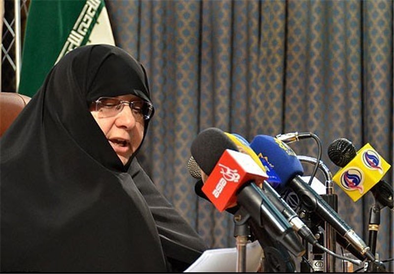 زنان با الگوبرداری از حضرت زینب(س) در جهاد تبیین از انقلاب صیانت کنند