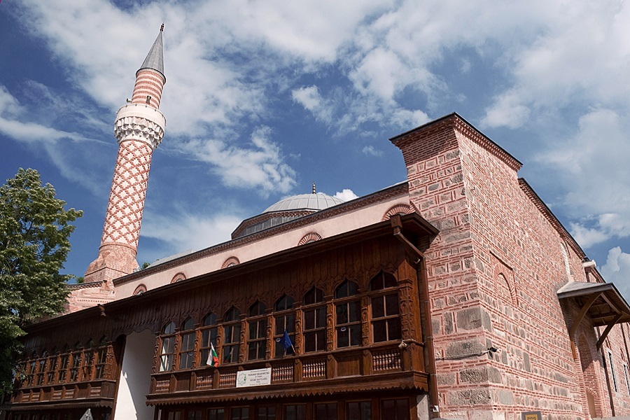 مسجد «ژومایا» ، مرکز عبادی و اجتماعی برای مسلمانان در دومین شهر بزرگ بلغارستان 