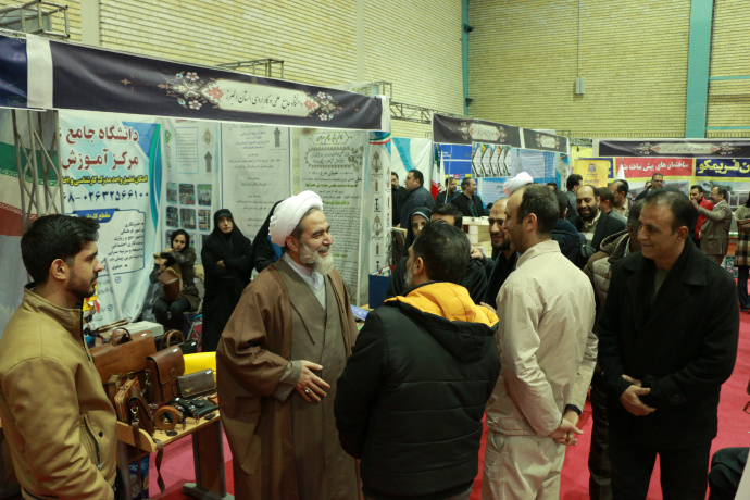 برپایی نمایشگاه هفته پژوهش و فناوری استان البرز با حضور ۱۴ مرکز آموزش علمی کاربردی 