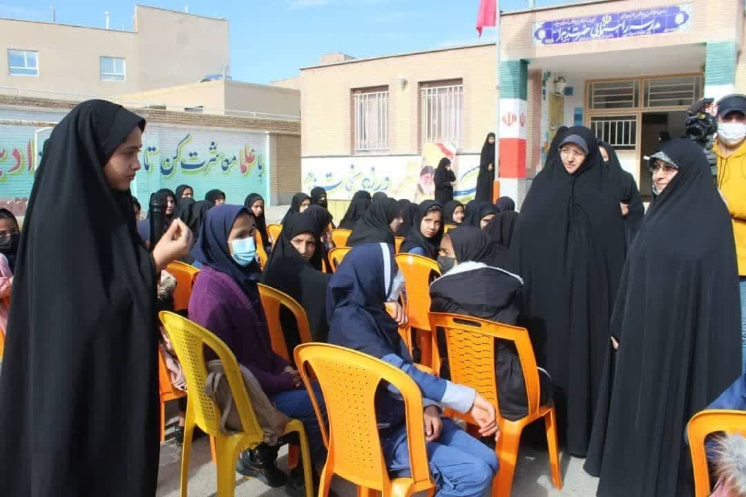 راه‌اندازی کتابخانه و سالن ورزشی ویژه دانش‌آموزان روستای چهکند