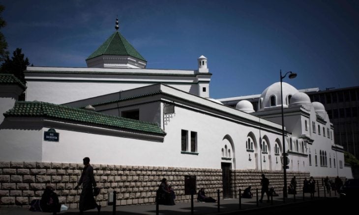 توافق الجزایر و مسجد جامع پاریس برای قراردادن برچسب «حلال » روی محصولات فرانسوی