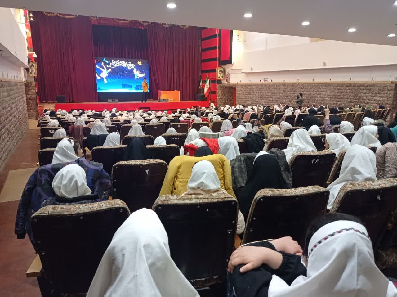 دانش آموزان یزدی میزبان کاروان « روایت حبیب» شدند  