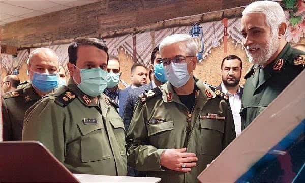 بازدید سرلشکر باقری از غرفه خوزستان در نمایشگاه کوی جهاد و مقاومت