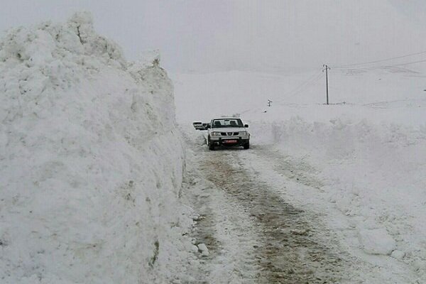 ۴۵۰ کیلومتر از راه های روستایی شیروان برفروبی شد