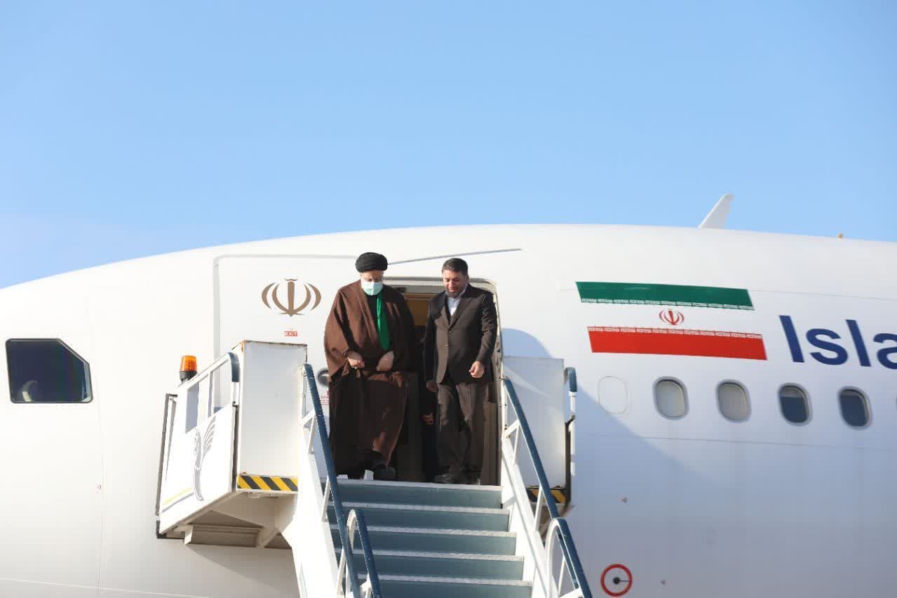 حضور رئیس جمهور در فرودگاه یزد