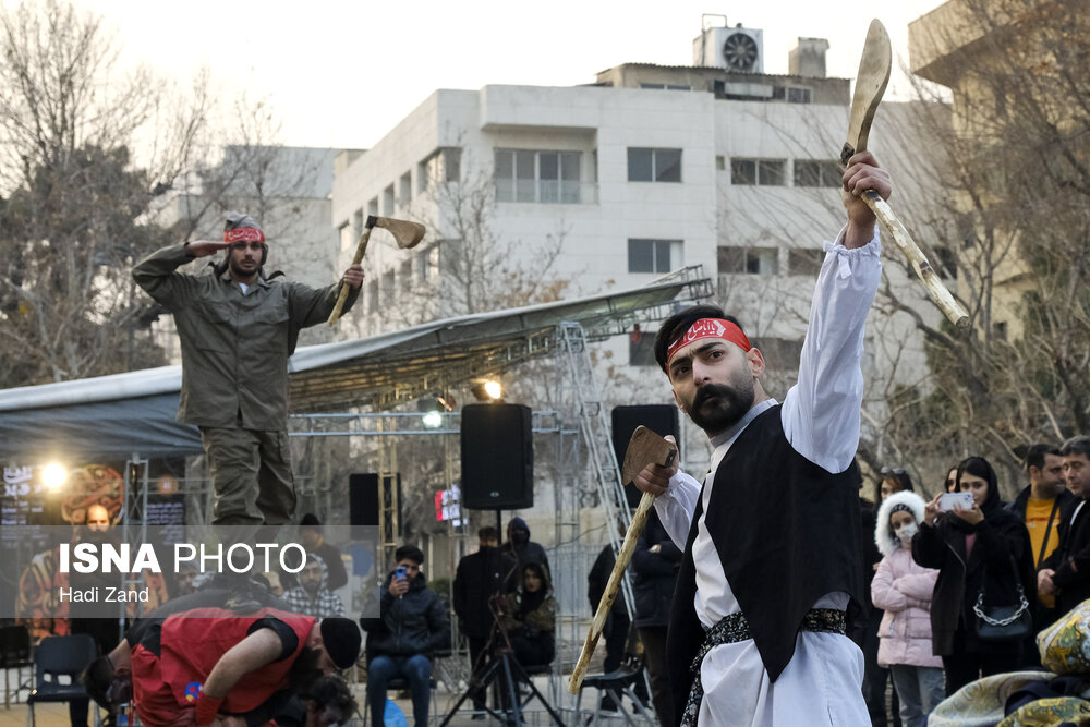 نباید اجازه داد چراغ تئاتر کم فروغ شود