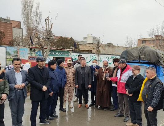 خدمات امام و اهالی مسجد چهارده معصوم(س) برای زلزله‌زدگان خوی