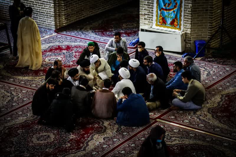 اعتکافی برای مراقبان خاموش سلامت روان