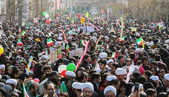 آغاز خروش مردم انقلابی قم در یوم الله ۲۲ بهمن