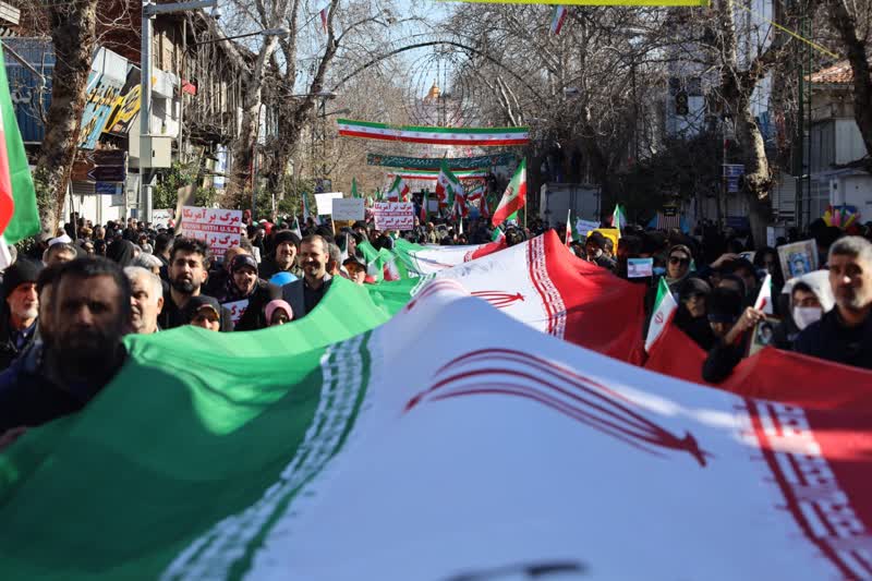 حضور مردم در راهپیمایی ۲۲ بهمن تجلی استقلال خواهی ملت شریف ایران است