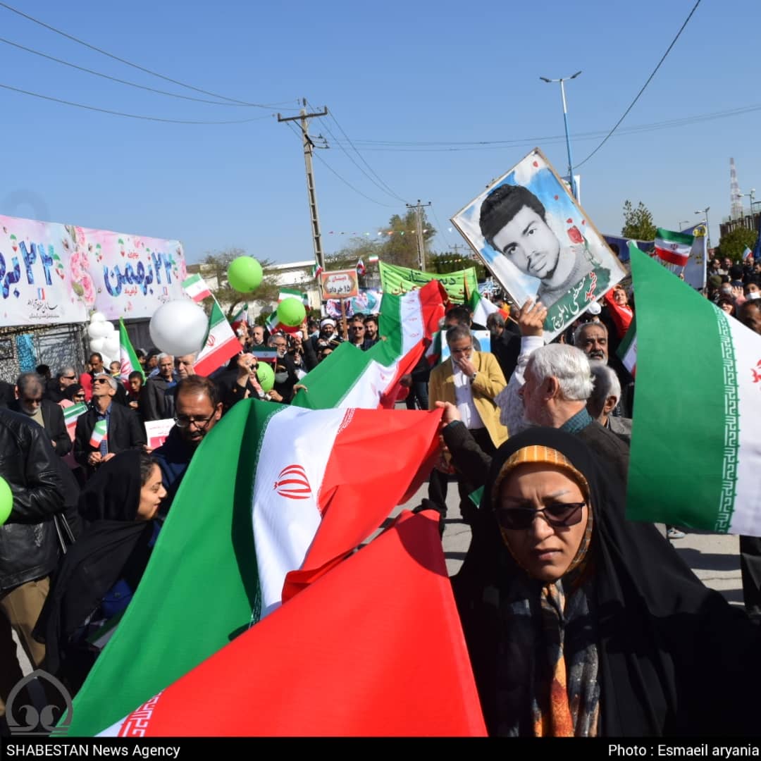 پیام حضور حماسی مردم در راهپیمایی ۲۲ بهمن صیانت از نظام و انقلاب است